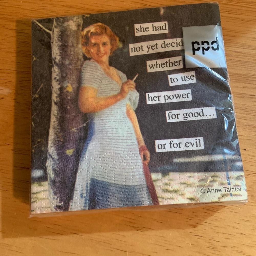 LAST CHANCE! Anne Taintor Sassy Vintage Housewives Napkins. New.